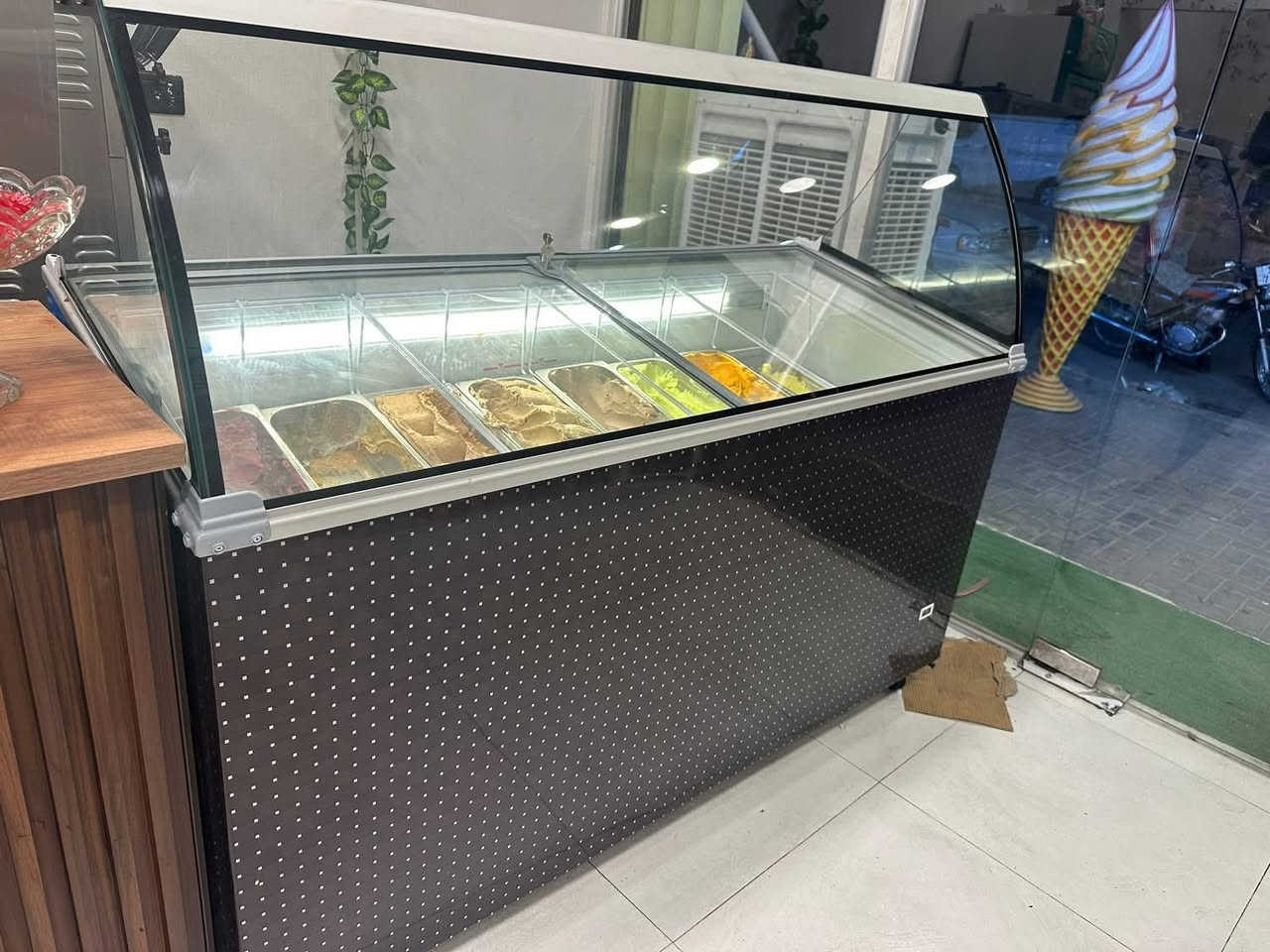 مكينة DS صينية بماطور امريكي كوبلاند الاصلي(غير مقلد) نظيفة جداً تبريد ماء  بسعر مليون و٧٥٠ 

مكينة سوفت امباير نظيفة  كاملة بمليون و١٠٠ 

مبسترة آيس كريم تصنيع عراقي ٦٠٠ الف نظيف 

قنفات مطعم او كوفي او محل ايسكريم  ب ٤٠٠ الف  نظيفات جداً 

عارضة تركي  ايكور ٨ بلانكات وتشيل اكثر  بمليون و١٠٠ نظيفة مشتغلة ٤ شهور بس 

بلانكوات حجم ١٧ سم عرض ٣٥ سم طول  نظيفات الواحد ٤ الالاف 

للأستفسار ألإتصال على *********** 
متوفر واتساب
