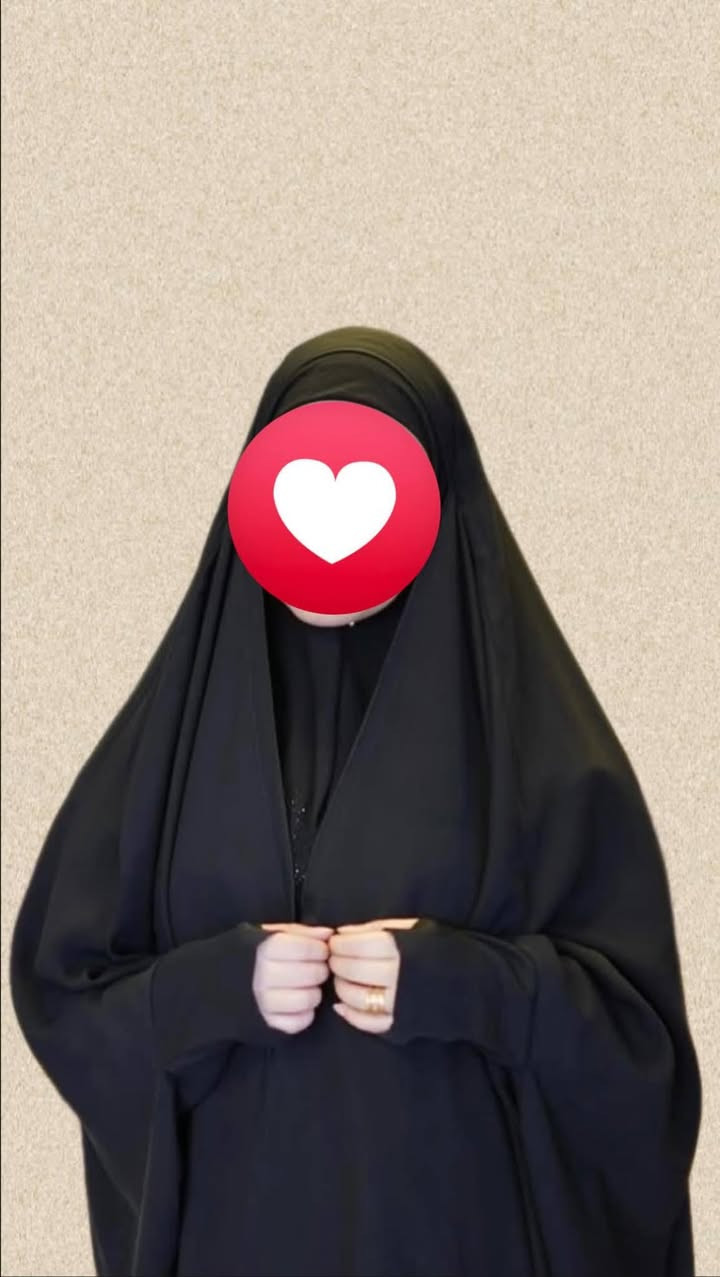 ✨ أحلى عباية في العراق هسه بين يديكِ! عباية شد الورد من إنتاج شركة روح وريحان، اللي بخبرة 50 سنة صنعت تاريخ جديد في عالم العبايات النسائية! 🌹
كل خيط في هذه العباية هو علامة على الفخامة والجودة. ، والخامة الجرجيت الفاخرة راح تخليكِ تحسي بالراحة والتألق بكل خطوة. سواء كان عندكِ مناسبة كبيرة أو لقاء عادي، مع عباية شد الورد راح تكونين دائماً في قلب الأنظار! 🔥

🔥 ما راح تلاقي مثيلها! احجزيها الآن وخلي كل الناس يسالوج منين اشتريتيها 🙂
🔷متوفرة جملة ومفرد 
🔷التوصيل متوفر لجميع المحافضات 
🔷للطلب مراسلة الصفحة


**إذا كنت صاحب هذا الإعلان وتريد حذفه لأي سبب، رجاءا أرسل رسالة إلى الدعم الفني**