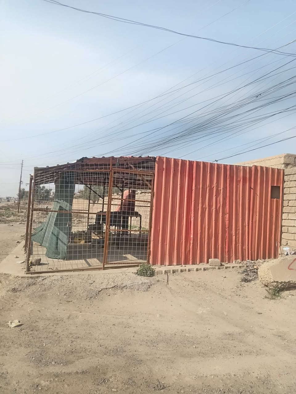 السلام عليكم سقيفه كامله محل للبيع السعر 550وبيه مجال اتصل وتبشر  *********** المكان الشركاط
