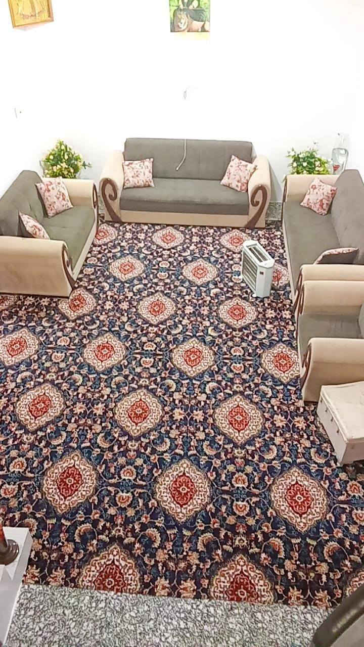 بيت للبيع طابوه صرف زراعي 
مساحه البيت240 متر
شارع 10متر 
 يتكون من 
غرفتين 
مطبخ 
ديوانيه 
صاله 
موزع كبير
منور 
مخزن
صحيات داخليه وخارجيه 
سعر 115
تواصل ***********
عنوان قضاء شط العرب الجزيرة على نهر ابو زوري
