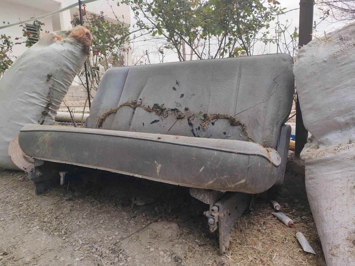 كوشنى ناوةراستى ميني پاس
زؤر خاوينة سعرى 75هةزار 
*********** شوين هةولير أربيل, العراق
