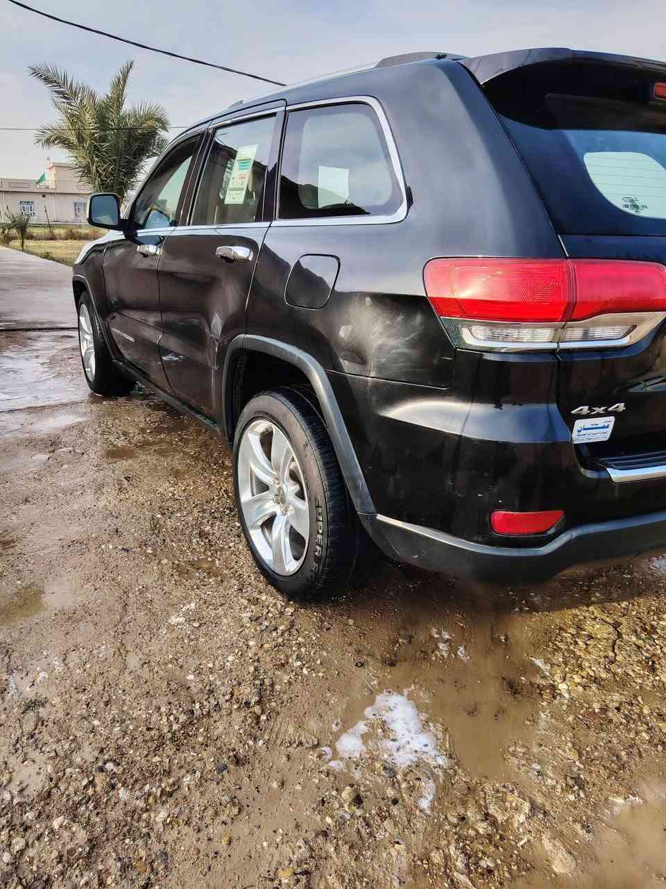 جيب لاريدو
2014
خليجيه 
مكان بغداد حي النصر قرب الجسر الفرنسي 
السعر 180 بيهه مجال 
رقم بغداد الهزه مصاقطه 
فقط قطعتين صبغ. باب السائق وخلف السائق
مصبوغه بلخليج محرك قبل 10 ايام شديته كفاله
***********

***********

***********
