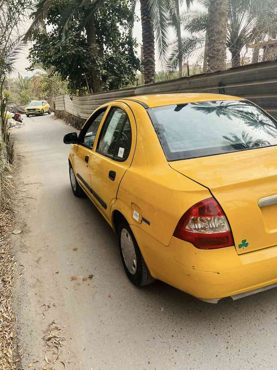 السلام عليكم طيبه موديل 2015 ماشيه 260,000 حقيقي قابل للزياده السياره كفاله عامه بيهه تقريبا إصبعين بل جاملغ الخلفي ومكحله فقط تخم تاير جديد صدر جديد مروحتين انسئ الحماوه تبريد ثلج السياره مصفره هيئه وغرامات رقم إنكليزي جديد سعرها 42  وبيها مجال قليل لان السياره مصروف عليها هـ*********** واتساب وخاص
