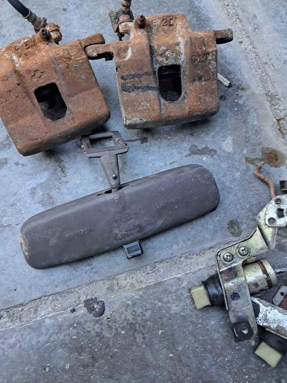 غراض سوبر 85 للبيع  *********** جام اربع بيبان كيلونات اربع بوب فج ابريك أمامي مرايه  داخليه ساعة دشبول  حصان كير عطر دعبول ماطور ماسحات كلوب  تنته    طوافة بانزين  باب مؤسسه خلفي ايمن  لوي أمامي خلفي  يدات بوب أمامي خلفي  قبق سماعات دشبول
