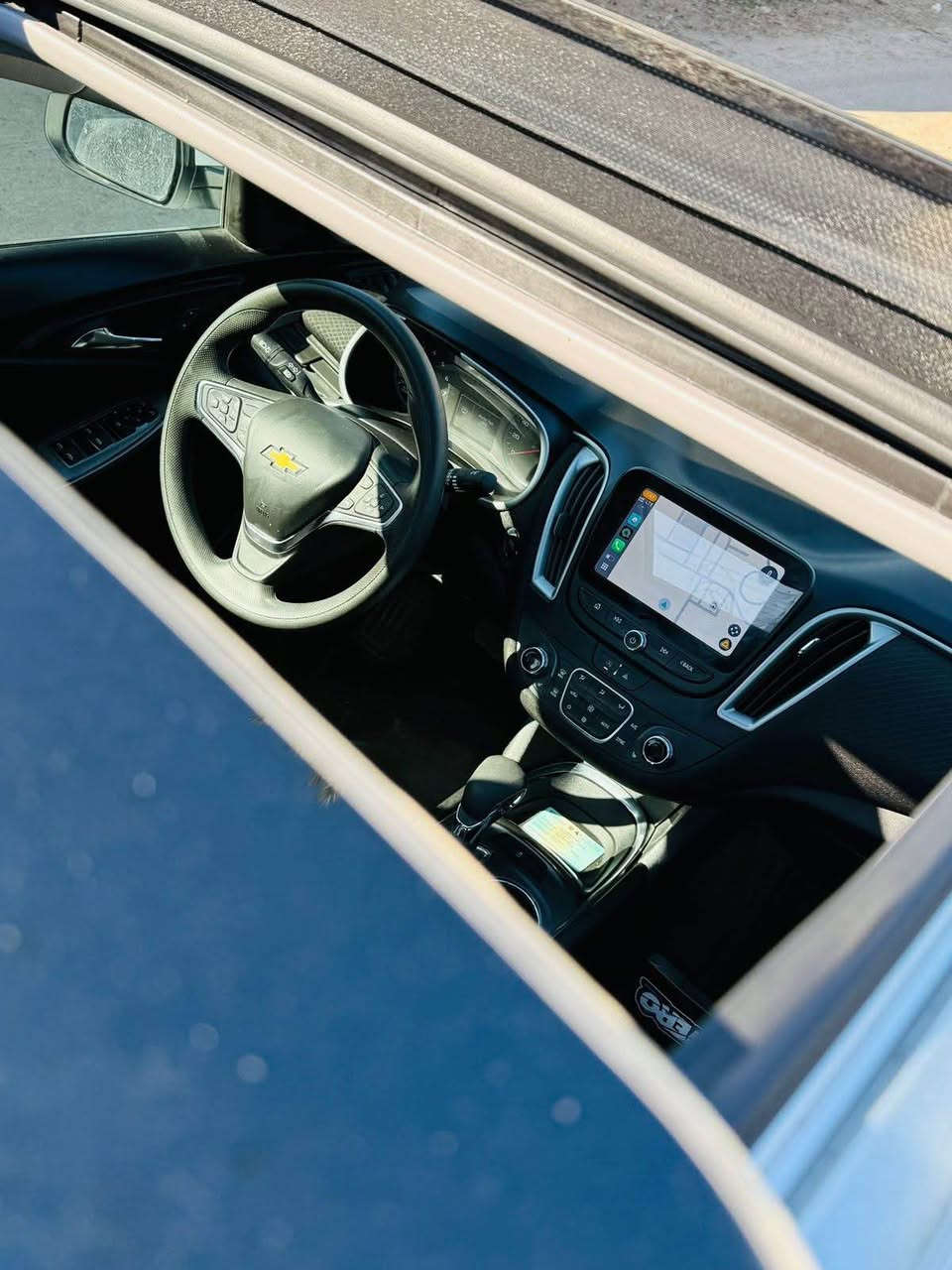 لام عليكم

للبيع 
ماليبو 2019 LT2
فول  البانراما طكتين
ماشيه 79.000
رقم بغداد الجديد  
تحويل ثاني يوم
مكينة 1500 تيربو 
تشغيل عن بعد
بصمة ابواب ، جنطة 
تحكم كشنات  كهرباء بلادي  
فول تحكمات ستيرن ودشبول
شاشة لمس كبيرة ايباد
نضام AUTO STOP
كروز سرعة 
قيادة ذاتية
لايتات عالي ناصي زنون
بكلايت ليد
ليد نهاري
جنح خلفي اصلي 
تبريد قطعتين 
تدفئة كشنات
تبريد  ( منفصل)
شاشة اعطال 
نضام كار بلي 
كاميرا دوارة خلفية 
ويل كب 19بريمير اصلي 
حساسات خلفية بلاد
حساسات اطارات
كرسي كهرباء
محرك 1.500 تيربو وحش اقتصادي
السيارة حجر بيئة بلادي شرط 
السيارة بيهة صبغ نصف البنيد  
فقط بدون دواخل يعني راجع نفسه 
راديترات بدنة كلهن بلاديات
برغي ممفتوح بالبجم
عليه منظومه غاز زافولي جديده
 يعني كل شهر تفول مره
   ❇️127❇️ورقه قفل 
 ***********
عنوان السيارة بغداد الغزاليه بغداد, العراق
