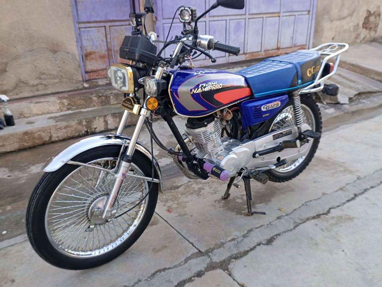 سلام عليكم دراجه نامي برو رقم كركوك انكليزي دراجه ب شرط مامطخوخه اصبانه للبيع سعر مليون ونص 2021 دراجه نضيفه ومامتعوبه مال بيت للستفسار ***********
