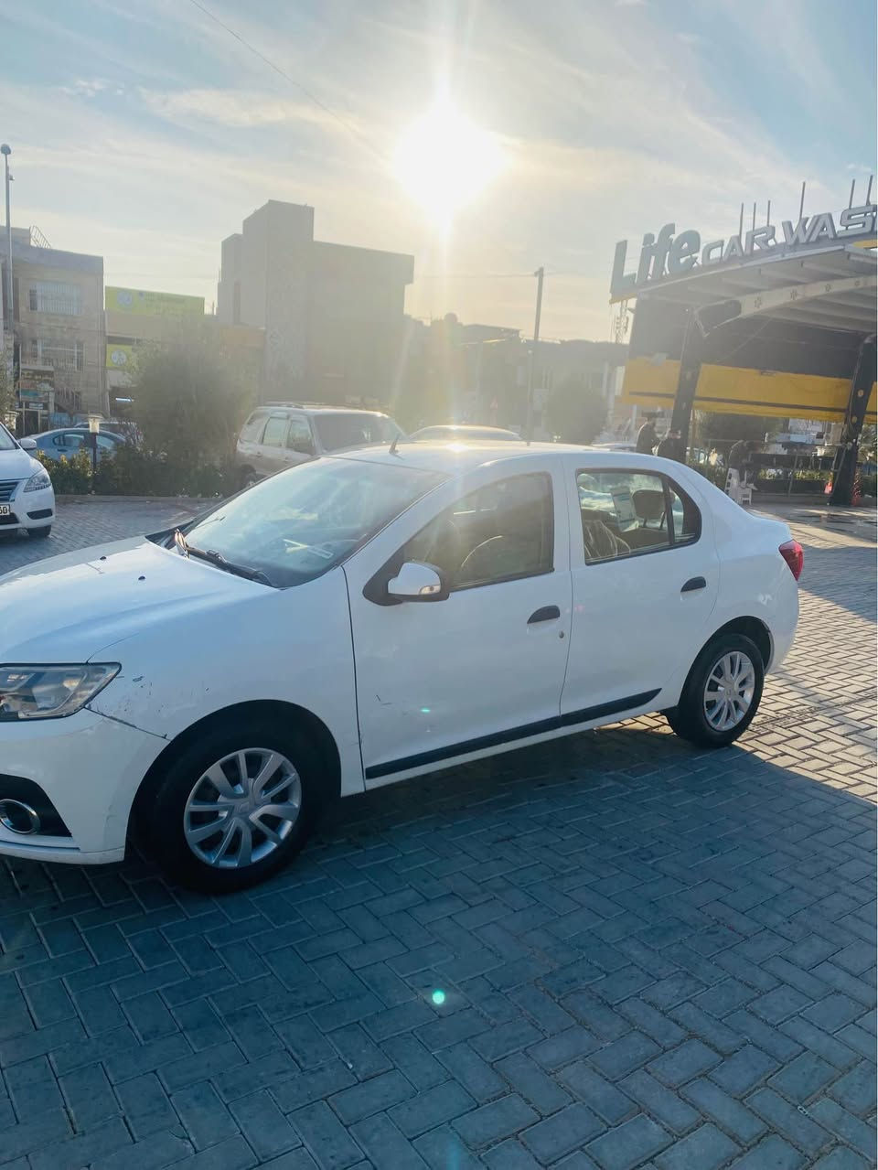 بەناوی خودا
ئەم سەیارەیە بۆ فرۆشتن 
ڕینۆ سمبول 2018

سیستمی دژە خلیسک
‏ABS
گێر ئۆتۆماتیک + گێڕعادی
ڕەنگی سپی

هایدرۆلیکی گێری تازە گۆڕاوە
باشترین جۆری ڕۆنی تێکراوە 
 172هەزار ڕۆیشتوە 
شاشەیە کامیرایە کوشنەکانی دواوەیشی شاشەیە
پەردەی ڕەشیشی لەگەڵدایە
بەشەرتی گێرو مەکینە ماشەلا مەکینەی زۆر پاکو جوانە 
زۆر بێ کێشە و بێ مەسرەفە خزمەت کراوە سەیارەکە
هەموو گیانی بەشەرت
زۆر بەی شتەکانی تازە بۆم گۆریوە زۆر پاکو خاوێن و بێ عەیبە
دوو جامی کارەباییە
سەنەوی بەسەر چوە
2چەمەلەخی دواوەو سنوقەکەی بۆیاخە
ڕەقەم باریکە
لە سلێمانی دائەنیشم
4 تایەی لۆکی لە ژیرە 2مانگە بۆی کڕاوە
نرخی 75 گەڵاو معامەلەیەکی برایانە
و مۆبایل:***********
تیلیگرامو ڤایبەرو وەتس ئەپی لەسەرە. السليمانية, العراق
