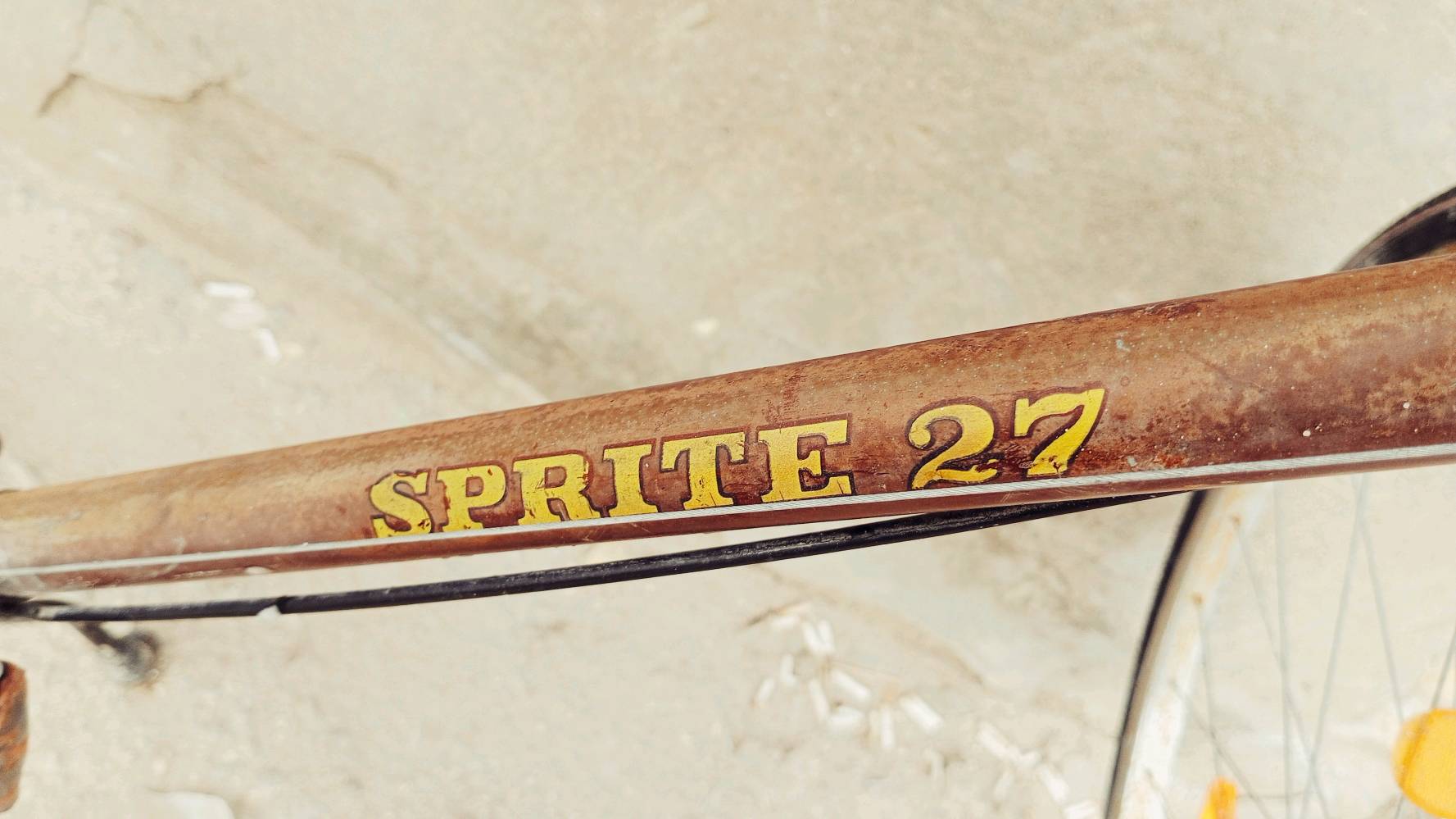 السلام عليكم بايسكل هيرو حجم27 ياباني لون جوزي ما مصبوغ وبيش ما يفيدك راسلني 