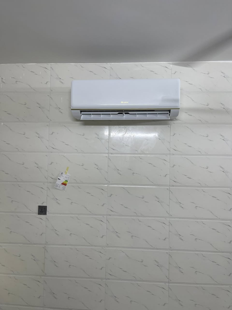 كهربائي + تنصيب وصيانة السبالت
١- تأسيس منازل 🏠 و مجمعات سكنية 🏯
٢- تنصيب سبالت ❄️
٣- تشطيب كافة الأعمال الكهربائية 💡⚡️
٤- تنصيب وصيانة الكاميرات 📸
نعمل كرستة وعمل حسب الاتفاق 

اي استفسار الرجاء التواصل علي رقم 
*********** يوجد واتساب 
💥العنوان بغداد  💥
💥💥ملاحظة نعمل في جميع مناطق بغداد 💥💥
