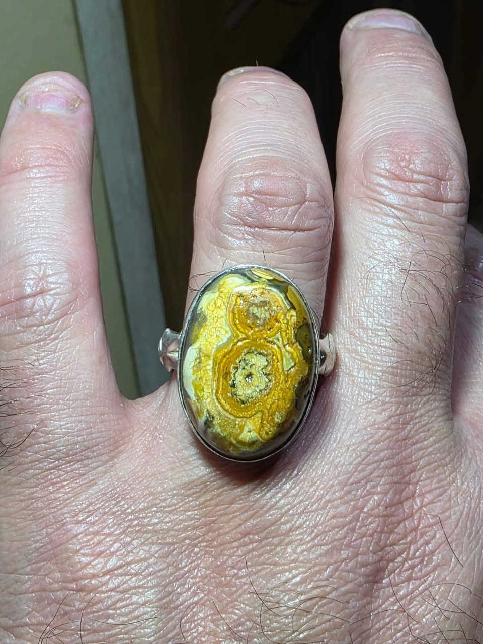 خاتم.داوودي مروكب بسلطاني  قديم جدا من اندر الحجار خاتم نوادر قوي جدا وحجر قديم داوودي مروكب بسلطاني لون غريب صياغه فضه اصلي صياغه نجفيه صياغة علي عنوز مكشوف مناميا ومروحن ومنجم خاتم خطوط محبه قويه جدا جدا تقارب تهيج عقد لسان طاعه خضوع تسهيل امور جاها وجاها تواصل خاص او واتساب ***********
