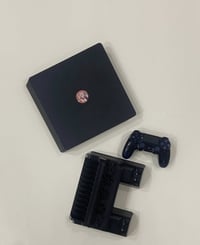 بلايستيشن ٤ سليم • ٥٠٠ جيجا • قابل للتهكير