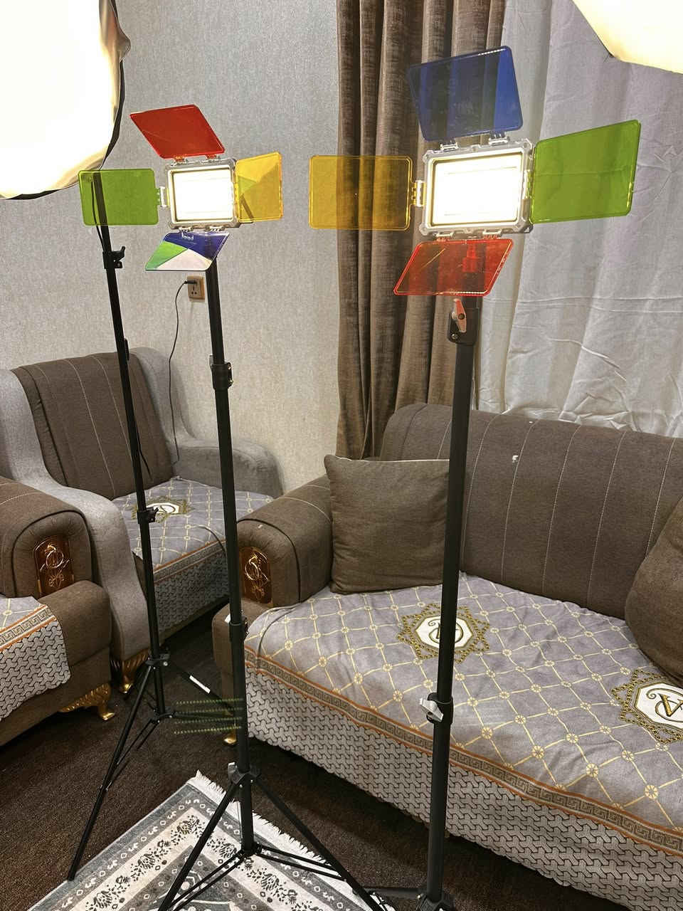 سلام عليكم استوديو كامل السعر الخاص العنوان بغداد***********
