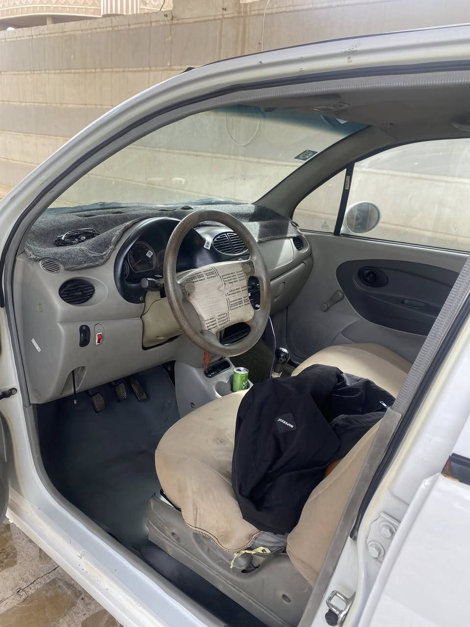 السلام وعليكم
كيو كيو للبيع 
موديل 2013
السياره بسمي سياره كامله 
مكينه كير تبريد 100/100
27 وبيه مجال 

الرقم ***********
