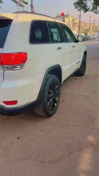 سلام عليكم جيب موديل 2016 فئه لمتدد فول مواصفات كشنات تدفئه تبريد استيرن تدفئه حساسات غرفه جلد اسود تخم تاير صدر قبل اسبوع مبدله  السياره مصبوغه عام مكفوله من الكص بدون لغود وشواصي رقم بغداد شبهه مميز بأسمي السياره  مكان بغداد بيع او مراوس حسب القناعه ***********. السعر 160بيه مجال بسيط
