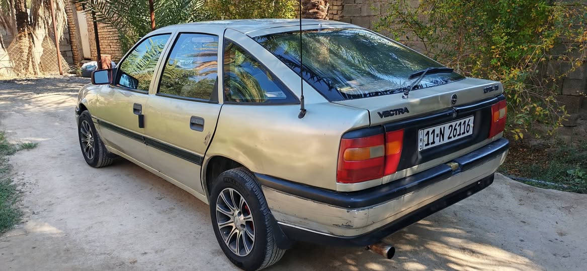 #اوبل #فكترا
#رقم #بغداد #انكليزي
السيارة بأسمي
لون سلفر فضي محرك ٢٠
جاهزة اي نقص مابيهة
ادامة جديدة بالكامل 
دوشمة مع الارضية شغل جديد 
كهربائيات كاملة 
#وارد #ياباني مو اوربي 
يعني نظام تبريد فقط تشد كمبريسر،، كير عادي
#بيع #فقط
مكان السيارة ديالى
#السعر ٤٠ ورقة 
الاتصال ع الرقم 
***********
