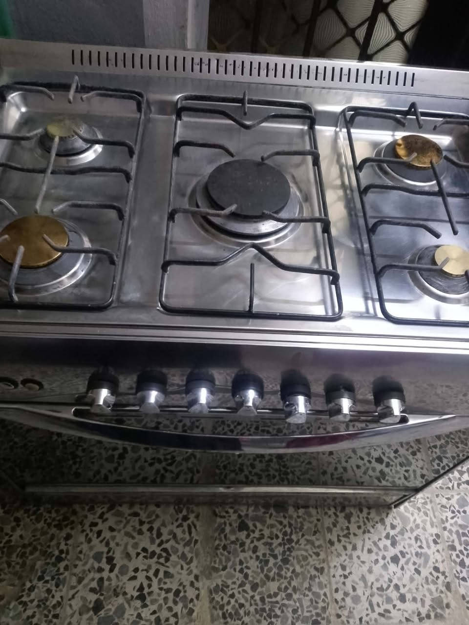 طباخ للبيع خمس عيون نضيف وشغال سعر 120 وبي مجال


**إذا كنت صاحب هذا الإعلان وتريد حذفه لأي سبب، رجاءا أرسل رسالة إلى الدعم الفني**