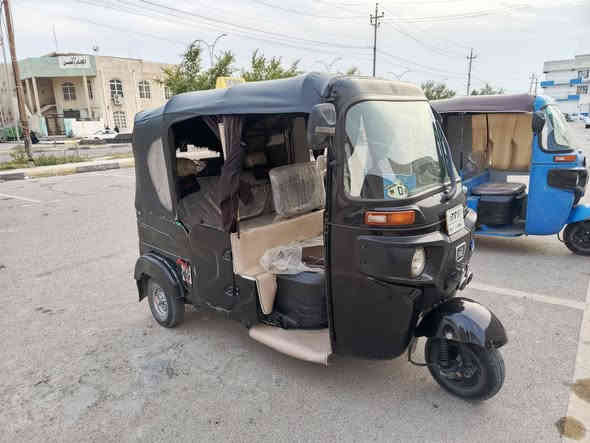 السلام عليكم
تكتك موديل22 بشهر 8 دراجة خير من الله ما ناقصهة شي 
كاملة ع الاخير ربع مذب عليه رقم بغداد بسمي تحويل ثاني يوم مكينة مكفولة تخم تاير جديد تخم دبلات ولوي جديد درايم شفتات جدد للتواصل *********** غير متواجد ع الفيس
