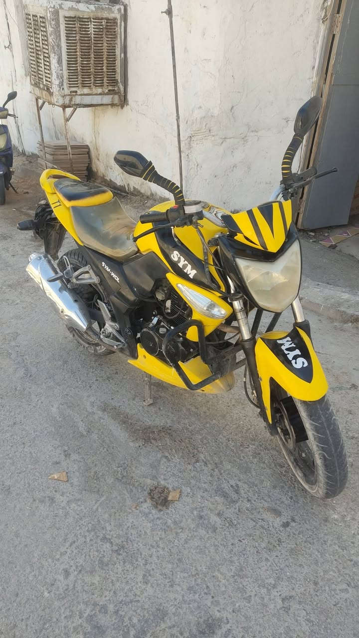 سلام عليكم ماطور سايم بطح شغال نكره ما بي كل عيب كهربائيات شغاله محرك كير كلشي ما ناقصه سعر 450وبي مجال بسيط لتفاصيل ***********
