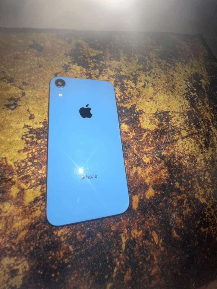 شاصي xr نضيف ب10 بس وين اهل الصيانه لو لعنده xr شاصيه تعبان تعال اخذه ب10 ***********
