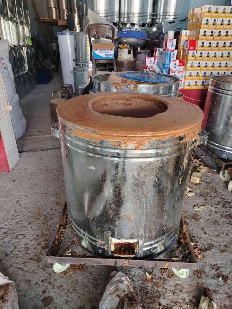 لكثرت الطلب على تنور الطين المتحرك وصلتنه وجبه منه حسب الطلب تنور طين متحرك يشتغل على الغاز وعلى الحطب للبيع جمله ومفرد الموقع طويريج مقابل دائرة الجنسيه والجوازات للتواصل ***********
                                               ***********
