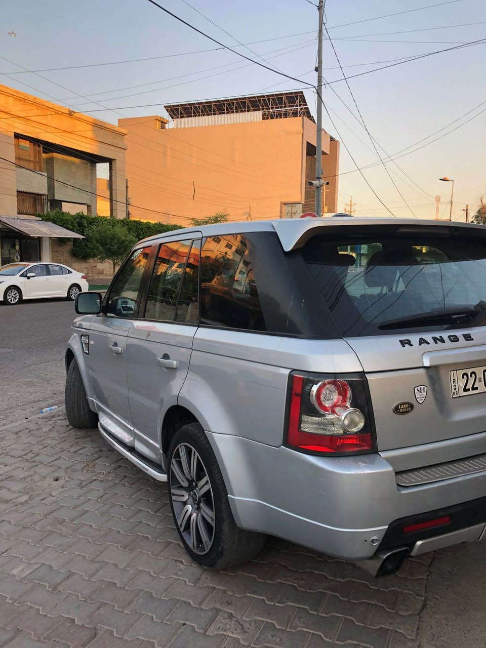 کوردی  200#
فرۆشتن 
ڕەنج ڕۆڤەر : گاز 
مۆدیل ٢٠١١ زەمان
بێ سبوغ , ٢ جێ تعدیل
بێ ناو , بێ ئێڕباگ 
مەکینە / V6 سوپەر , گاز 
گێڕ و مەکینە کەپس 
ڕەقەم و سەنەوی نوێیە 
ڕۆیشتن / ١٢٩ هەزار کم
مواسفات / فوول بێ سلایت

ناونیشان هەولێر 
مۆبایل / ***********واتساب
نرخ /  ١٠٥ $ 

عربي 
فقط بيع 
رنج روفر 
موديل / ٢٠١١ ظمآن 
محرك / كاز 
حجم المحرك / V6 super
محرك كبس مامفتوح
رقم اربيل سنوية جديد 
ماشي ١٢٩. ألف كم 
بدون صبغ بدون ايرباك 
شوية تعديلات بي 

سعر / ١٠٥ $ 
عنوان اربيل 
موبايل / ***********واتساب أربيل, العراق
