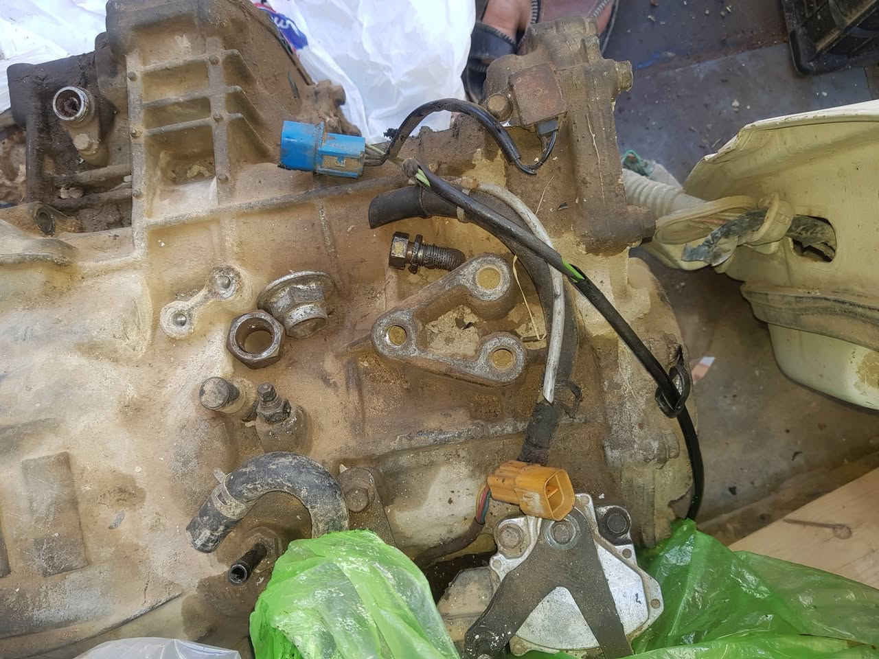 من رخصه الادمن اخوان عندي كير اوتوماتيك تفصيخ اربع نمر   النترا 96 نضيف على الفحص للبيع سعره 300 الف  رقم الهاتف واتساب *********** بغداد
