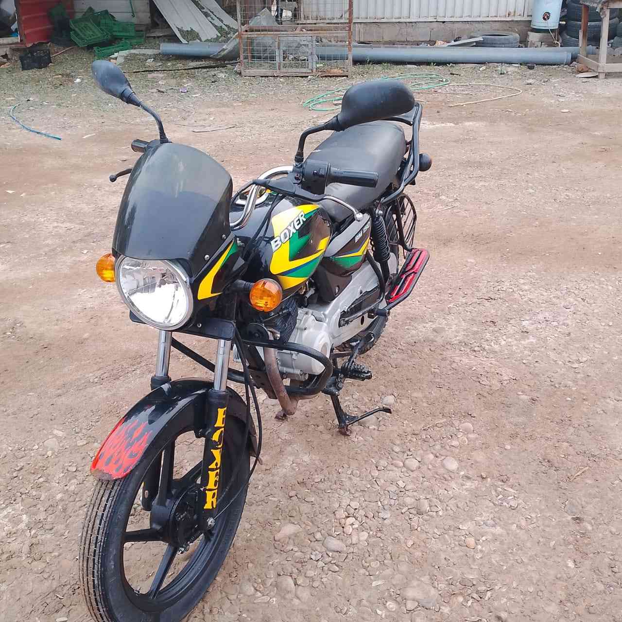 بسبب الوعود بوكسر 21 مجفتة شركة مكينة ناعمة وحلوة مكفولة من التبخير أوراق سحب مكفولة  من السرقة دراجة جديدة وحلو مكاني الخالص السعر 800. وبية مجال لاستفسار ***********
