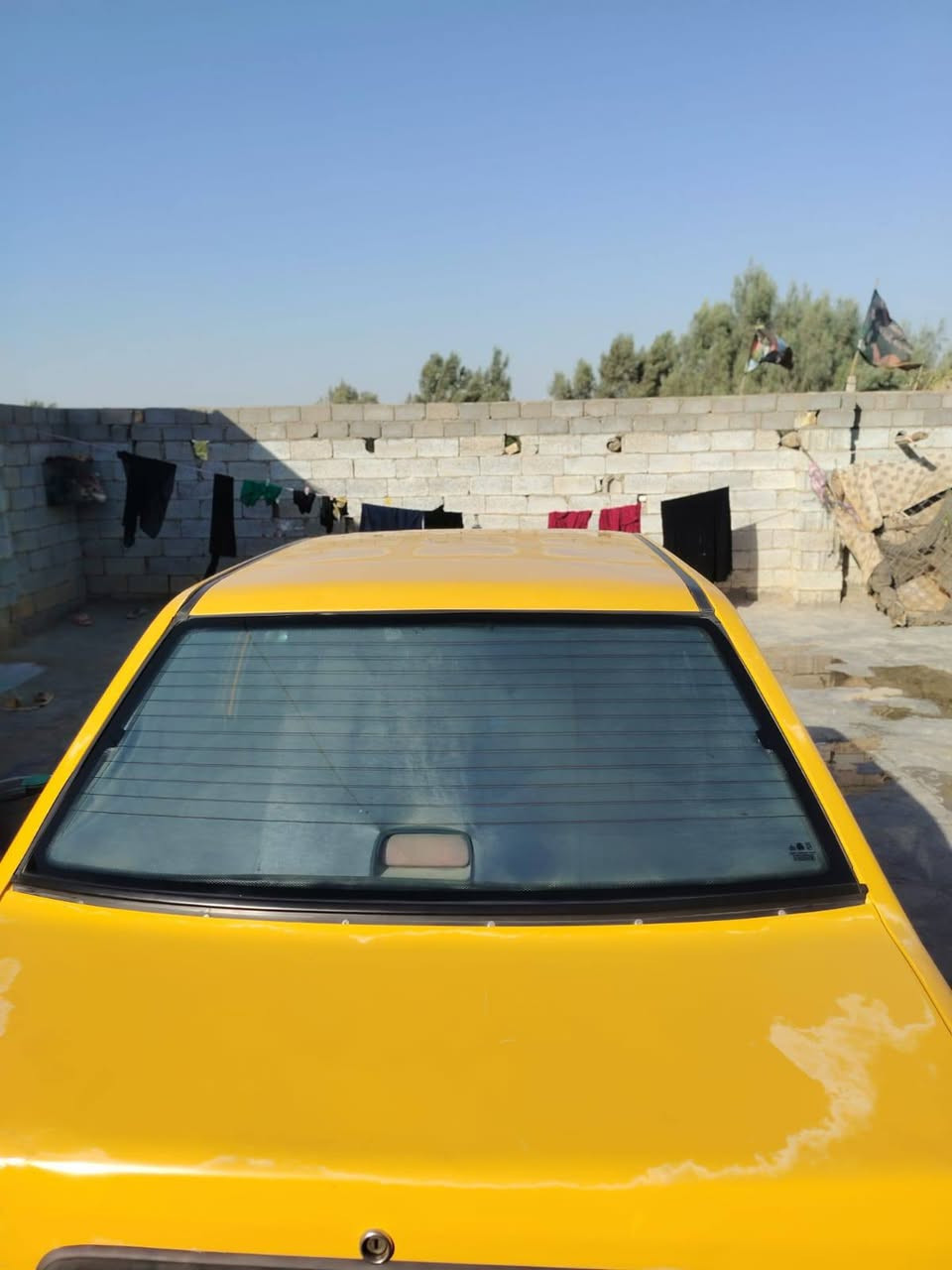 سلام عليكم سياره سايبه له لبيع رقم بغداد نكليزي سنويه له 2027مكينه كير شرط تخم تاير تبريد عوزه كمبريسر شرط لا خياس لاتبديل مكفوله من ضربه ولصبغ 2011رقم ***********
