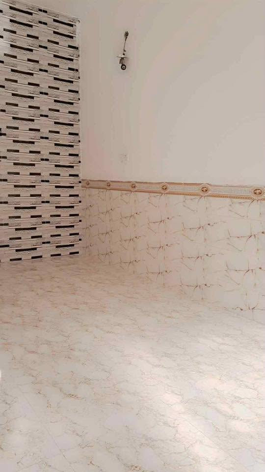 مشتمل للبيع مساحه ١٠٠ م شارع رئيسي مو فرع خدمات كامله بناء حديث سنه ٢٠٢٣ العنوان بزين القوس خلف مجمع الشهيده اسراء لا محجوز ولا مرهون الشراي يتصل ***********
