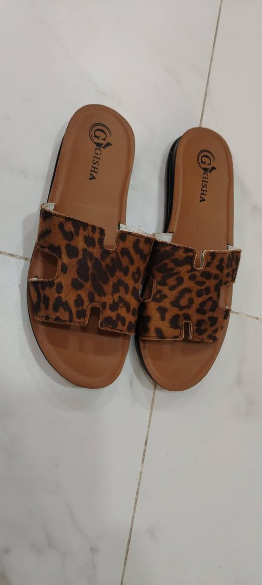 مساؤؤؤ حبايبي عرروض اليوم غيير 👈👈👈 احذية نسائي ب٤ وشحاطات ب٣ 🌹🌹👈👈والاطفال صنادل. ب٣ اي بس يمنة وشحاطات الاطفال ب٣. واذا ٢ ب٥ سلبر نسائي كل ثنين ب5 العنوان حي العسكري الاول شارع اسواق طيبه مقابل سنتر جود كوزمتك حيدر المجمع ابو درج بدارت ندوش تنورونه بي وقت ويتوفر توصيل ذا تحبون الحجز ***********
