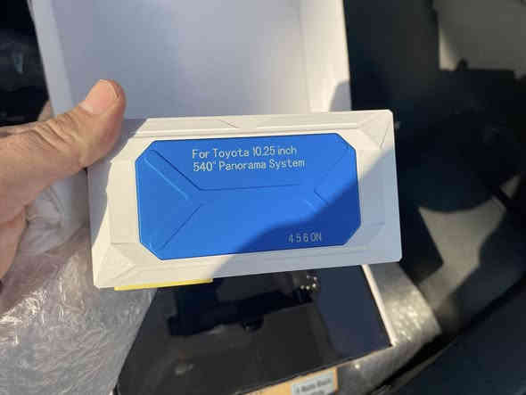 السلام عليكم  
عندي 4 كاميرات 360 خاصة بكورلا كروس 
ينربطن فيشة بفيشة على الشاشة الاصلية سعرهن 135 دولار 
***********
