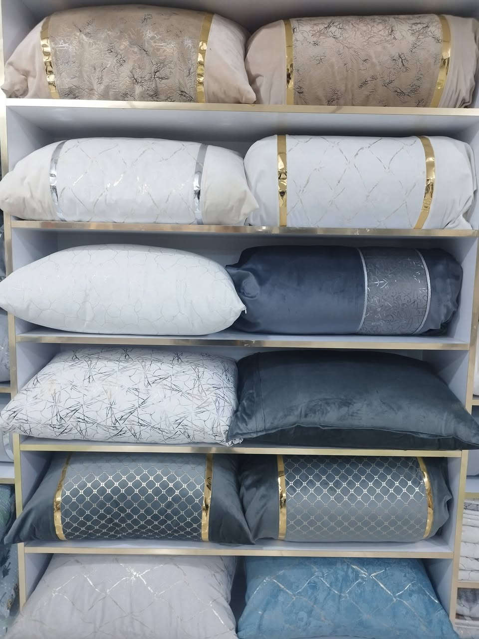 ڕەنگە جوان و تایبەتەکانی ماڵی میر
کە لەگەڵ هەستەکانتدا دەدوێت 🤗
🪡
ئەوەی تۆ تەمەننای دەکەیت ، ئێمە بۆت فەراهەم دەکەین 😊
🪡
کوالیتی و دیزاینی جیاواز و نرخی گونجاو ناسنامەی ئێمەن 🫡
🪡
ناونیشان 🎯
کەلار .. بازاڕ .. نزیک گەراجی شەهیدان .. تەنیشت نوسینگەی سروە .. بەرامبەر کۆترەکانی ناو حەدیقەکە ..
🪡
بۆ پەیوەندی📠
***********
🪡
بە تاک☝ و بە کۆ✋ بەردەستە 
🚗🚗🚗
گەیاندن هەیە بۆ هەموو کوردستان و عێراق
