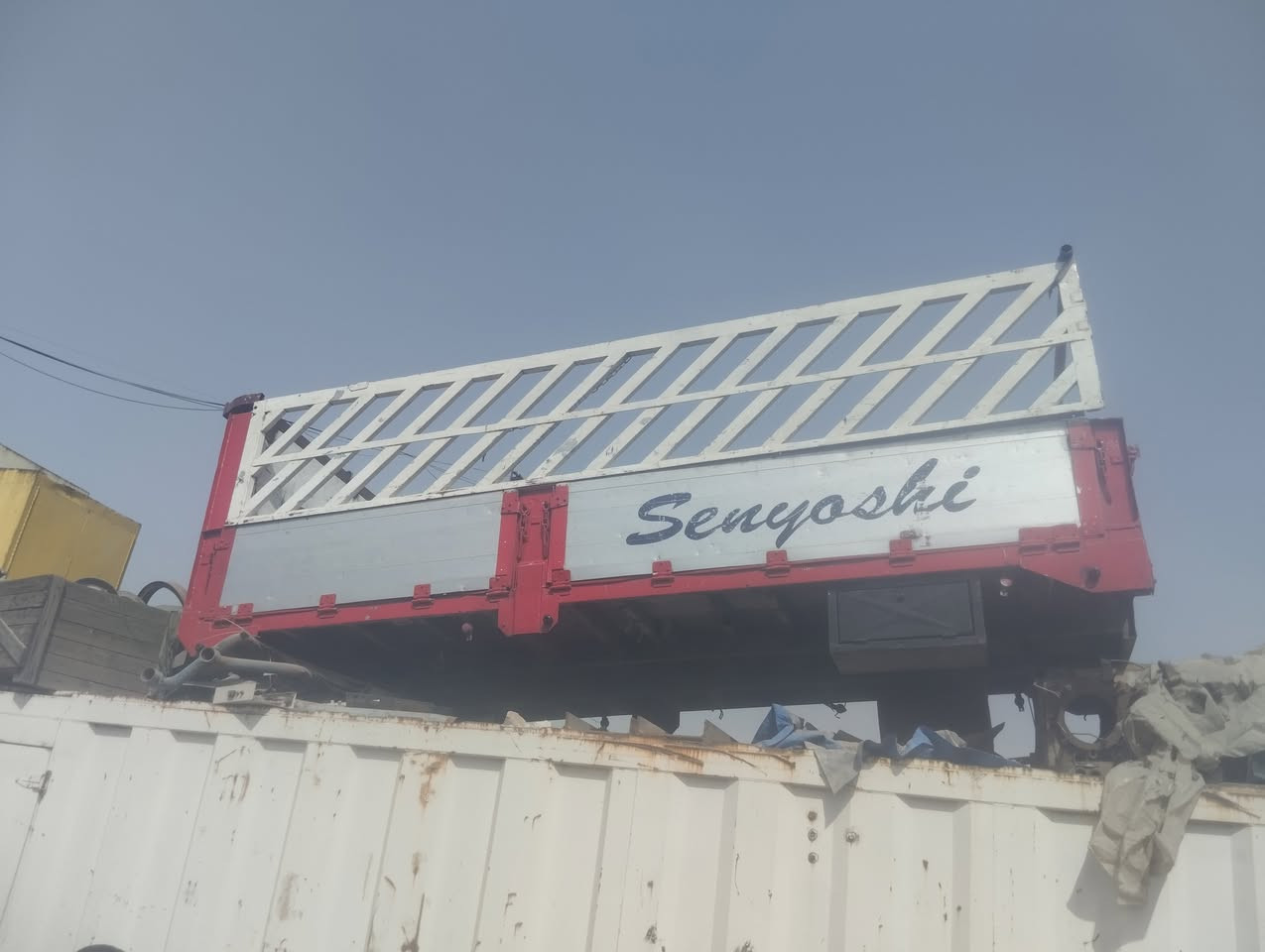 محجر كنتر أو بدي للبيع طول ٥ متر عنوان بغداد سعر $١٥ بي مجال موبايل ***********.    ***********
