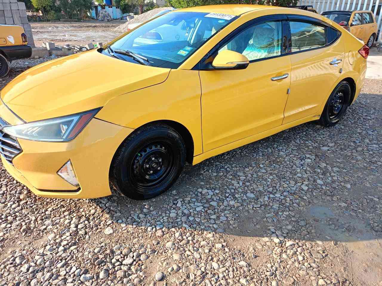 سلام عليكم النترا للبيع موديل 2020 سيارة رقم باسمنه أرقام وسنويا مجددات السعر 120ورقه وبيها مجال سونار ب نشر رقم بغداد العنوان واسط العزيزية مكلف ب نشر الاتصال ع رقم الهاتف ***********
