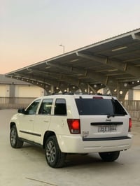 جراند شيروكي ليميتد • ٢٠٠٧ • ٢٢٠٠٠٠ كم