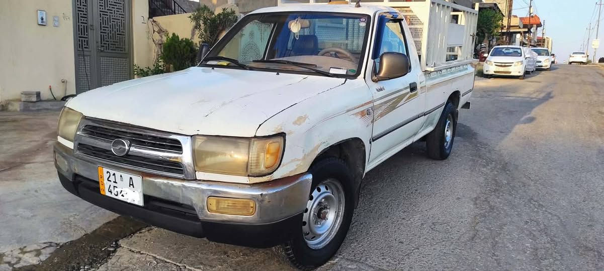 سەیارەی فرۆشتن:  پیکاب ئەدمیراڵ تاک 5 قولاب (Admiral) مۆدێل ٢٠٠٦ 🚗
ئەگەر بەدوای سەیارەیەکی بەهێز، کارا و بێ مەسرەفدا دەگەڕێیت بۆ کاسپیکردن، ئەمە باشترین هەڵبژاردنە!

✨ تایبەتمەندییەکان:
 جۆر: ئەدمیراڵ (Admiral) - پیک ئاپ تاک 5قولاب 
 مۆدێل: ٢٠٠٦
 گێڕ: عادی
 ڕەنگ: سپی
پاتری تازە بۆم کڕیوە
ویل و تایەی تازەی لە ژێرە
تابلۆی تازە ، ساڵانەی بە ناوی خۆمەوەیە
ساڵانەی تازە تا بەرواری 2031/2
هەزە و بەرادی تازە تا بەرواری 2027/2
 چەمچەیەکی تازە و زۆر باشی لەسەرە
مەکینە، گێڕ و ئەکسل: زۆر باشە  (هیچ کێشەیەکی تەکنیکی نییە)
 بەکارهێنان: زۆر کەممەسرەفە و بەتەواوی ماڵی کەسابەتە بۆ ئیشکردن.
📍 شوێن: [سلێمانی ]
💰 نرخ: [ 63: مەعامەلە]
📞 ژمارەی پەیوەندی: ***********
*********** شربازهير, السليمانية
