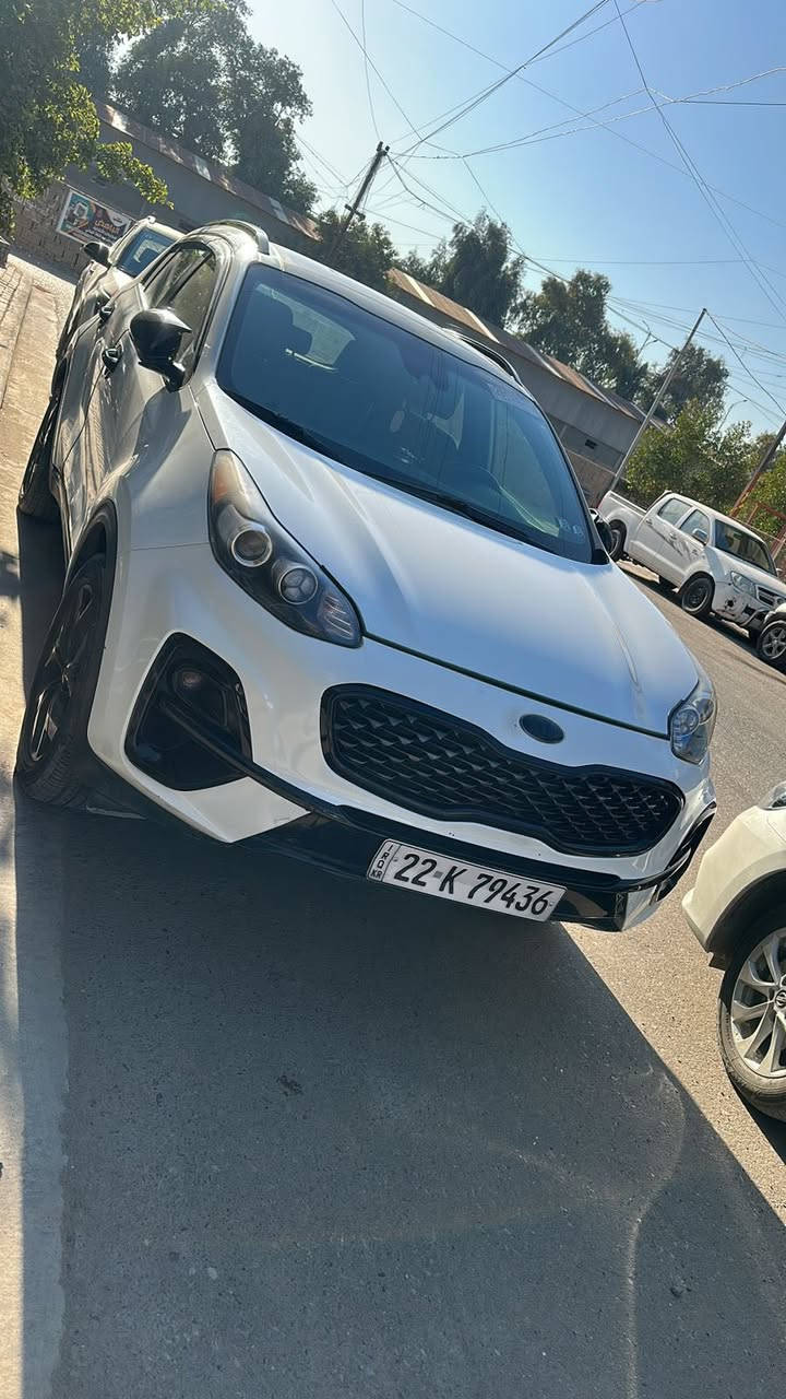 السلام عليكم
سبورتج موديل 2021وارد امريكي 
بلاك توب 
رقم اربيل الدولي تريد وكاله تريد تحويل 
فول مواصفات عدة البصمة 
بنراما 
مري شفط 
فور ويل 
شفتات 
باقي المواصفات المعروفة 
محرك 2400 
ماشية 68 
جاهزة السيارة 
حادث خلفي وصور سونار بل منشور 
سعر 168وبيها مجال بسيط 
مكاني بغداد قرب مرور التاجيات 
للاتصال ***********
