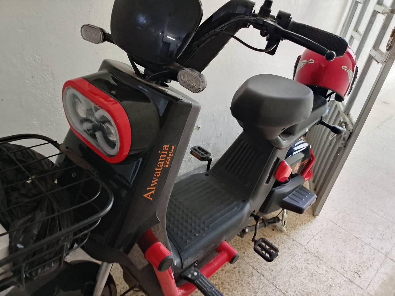 السلام عليكم   ماطور شحن للبيع جديد ما مستخدم شي قليل 5 بطاريات سرعه 45 ،،3 نمر مستعجل للبيع السعر 300،،وبي مجال شي بسيط المكان الجانب الأيمن الستفسار على الرقم //***********//***********
