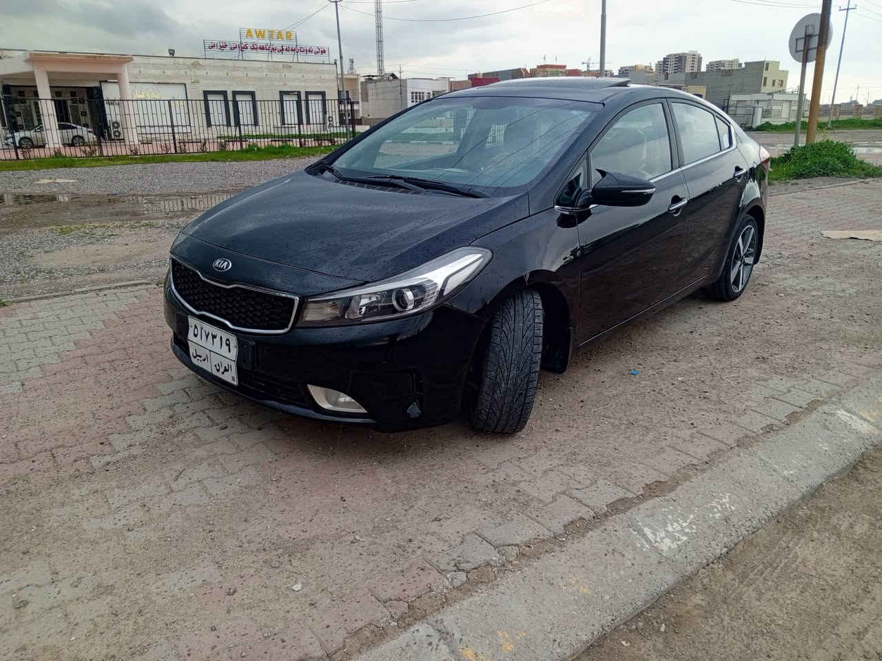 للبيع فول واحد عل واحد محرك الفين موديل 2017 كفاله من الصبغ والفتح بيه بارد بس ماشيه 200 السعر 130بيه مجال ***********
