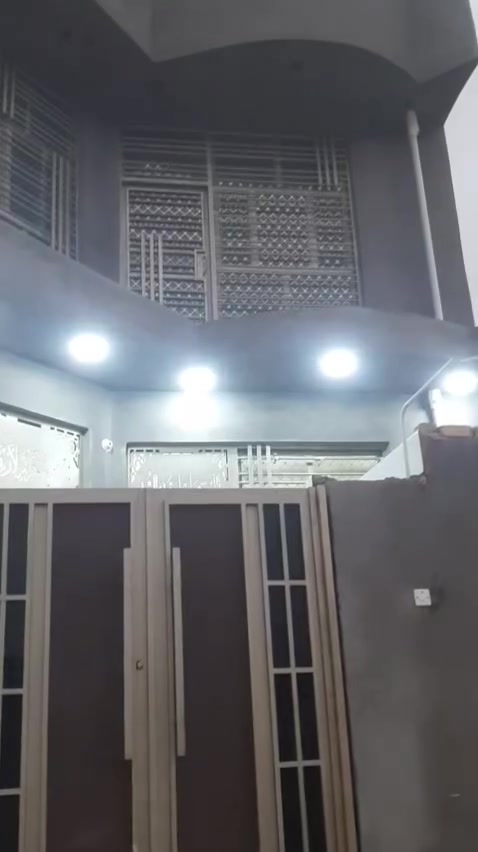 بيت للبيع مساحه150متر بناءحديث استفسارعلى ارقام ‎0780 882 0654 .*********** بيت مطلوب اسكان
