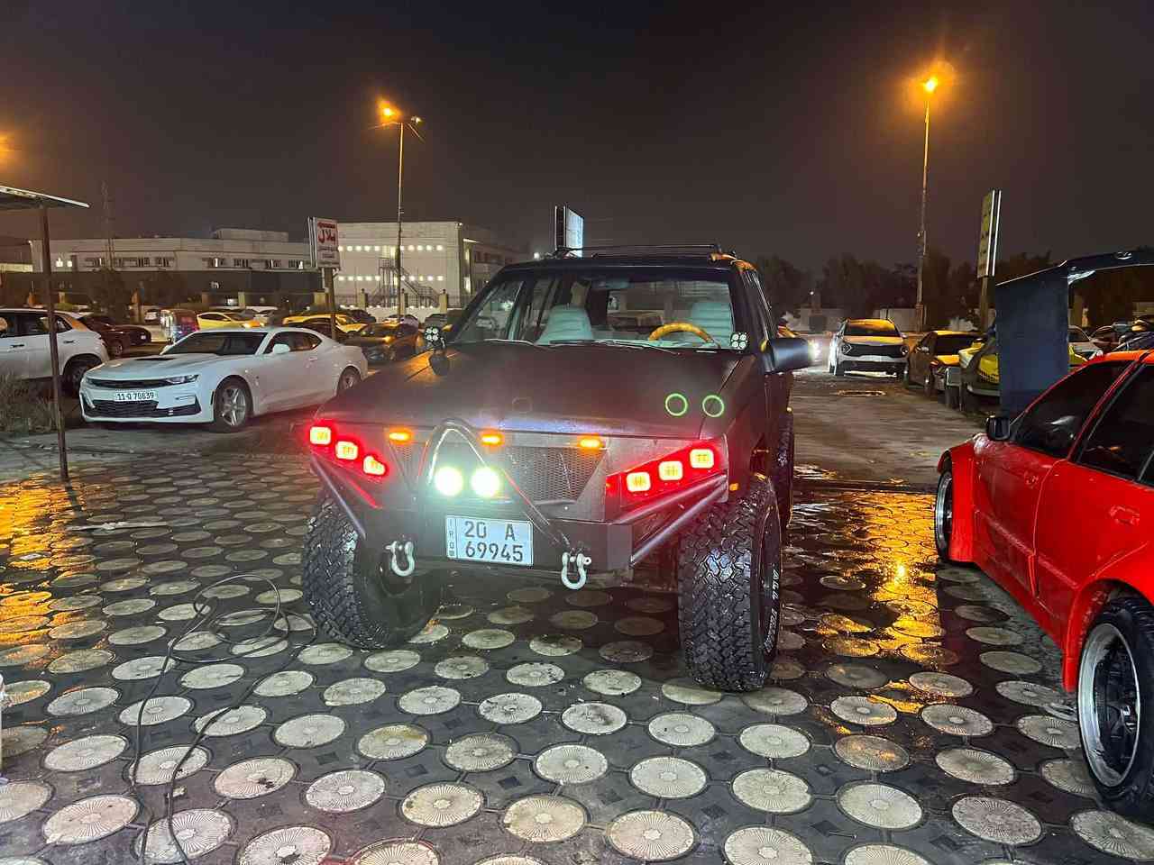 السلام عليكم للبيع وذا مراوس عادي  جيب كراند رقم دياله محرك VVT3000
***********
