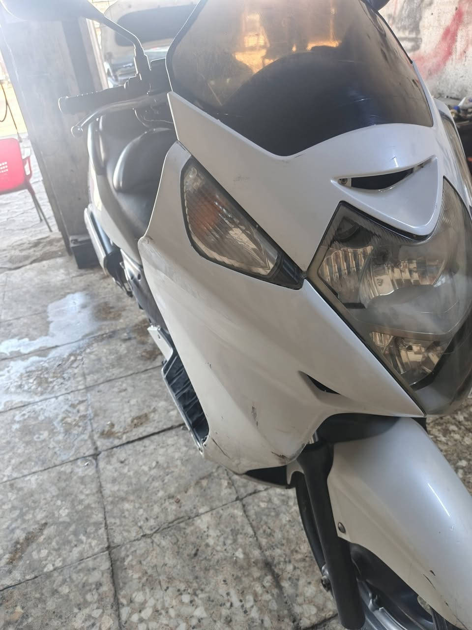 سلفر ونج مكينة  400cc مكفولة 
دراجة وفر 
جيب فيتر تفحص وتاخذ 
تايرات مامي وخلفي جديد 
كهربائيات شغالة مكفولة 
جداحة شغالة 
كلوب جنطة 
دراجة  مكينتهة تشك لكاع ☠️
دراجة عليهة دامة كاملة من كلج وقايش وخرز جديدة
بس ملاحضة عوزهة ترتيب لدوسات مالتهة  
مكاني بغداد رشاد 🔢رقم ***********
لسعر 11 ورقة وبيهة مجال
