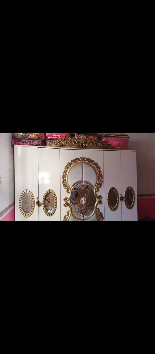 سلام عليكم
البيع غرفت تركي 3باب نضيفه 
سعر 400 مكاني نجف كوفه شارع المعمل سميت ***********
واتساب موجود
