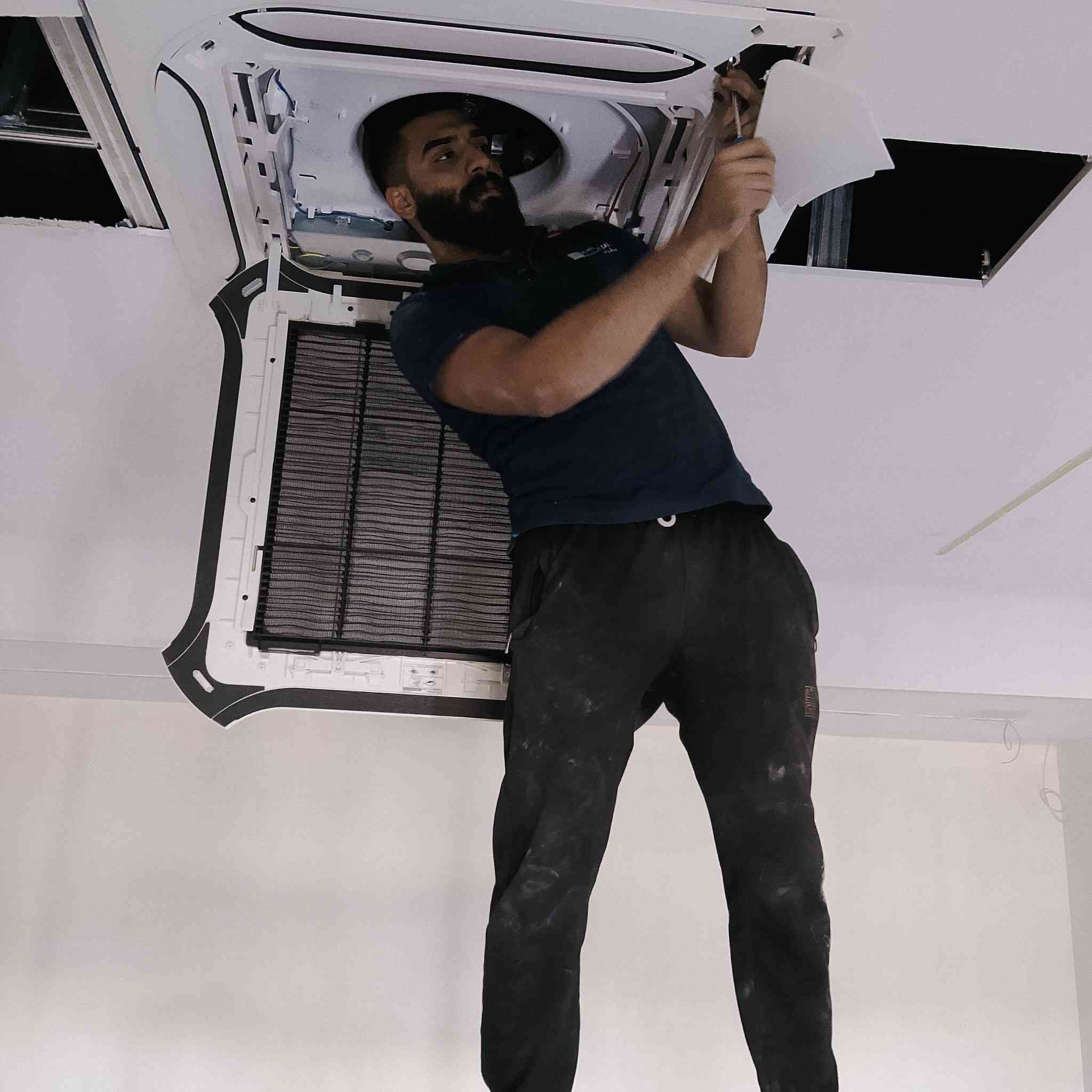 تصليح ونصب جميع انواع السبالت ❄️🌬️
صيانه الثلاجات والمجمدات 🧊
صيانه غرف التجميد والتبريد 🧊

☎️***********
