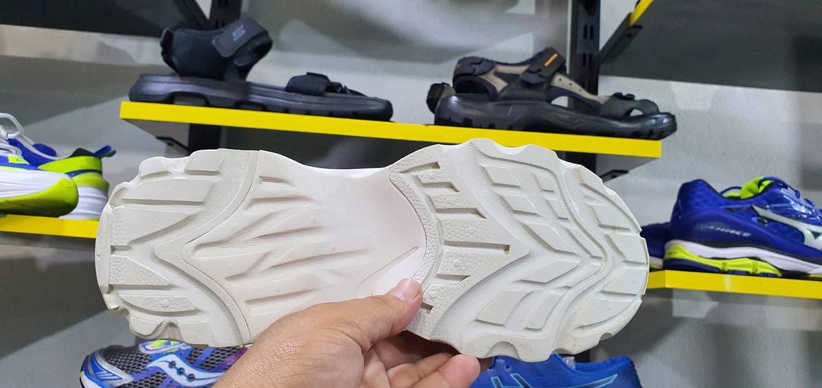 TC 9700 Nike
قياس ٤٣
طول القدم ٢٧
السعر ٣٥ الف 
يوجد توصيل


**إذا كنت صاحب هذا الإعلان وتريد حذفه لأي سبب، رجاءا أرسل رسالة إلى الدعم الفني**