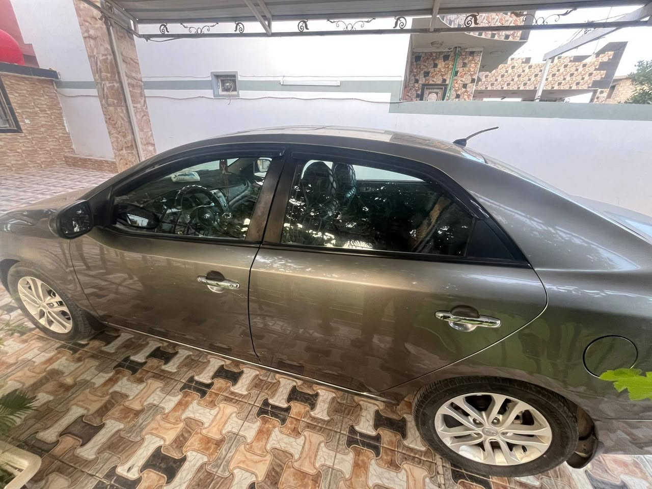سلام عليكم سيارة نوع كيا سيراتو موديل 2012 سيارة ماشية 234 كيلو مواصفات فتحة اشاير بلمري شفتات استيرين نظام مانع انزلاق  لون رصاصي غير محدد محرك 1600 دوش خليجي 
ضرر ربع جاملغ امامي بس ضرر طعجة راجع ابلادي بدون ايرباك رقم اربيل نافذة سنرية اشوكت متريد تحويل موجود السعر 98 بيهة مجال  الاتصال على هذة رقم ***********

‭0771 298 6034

