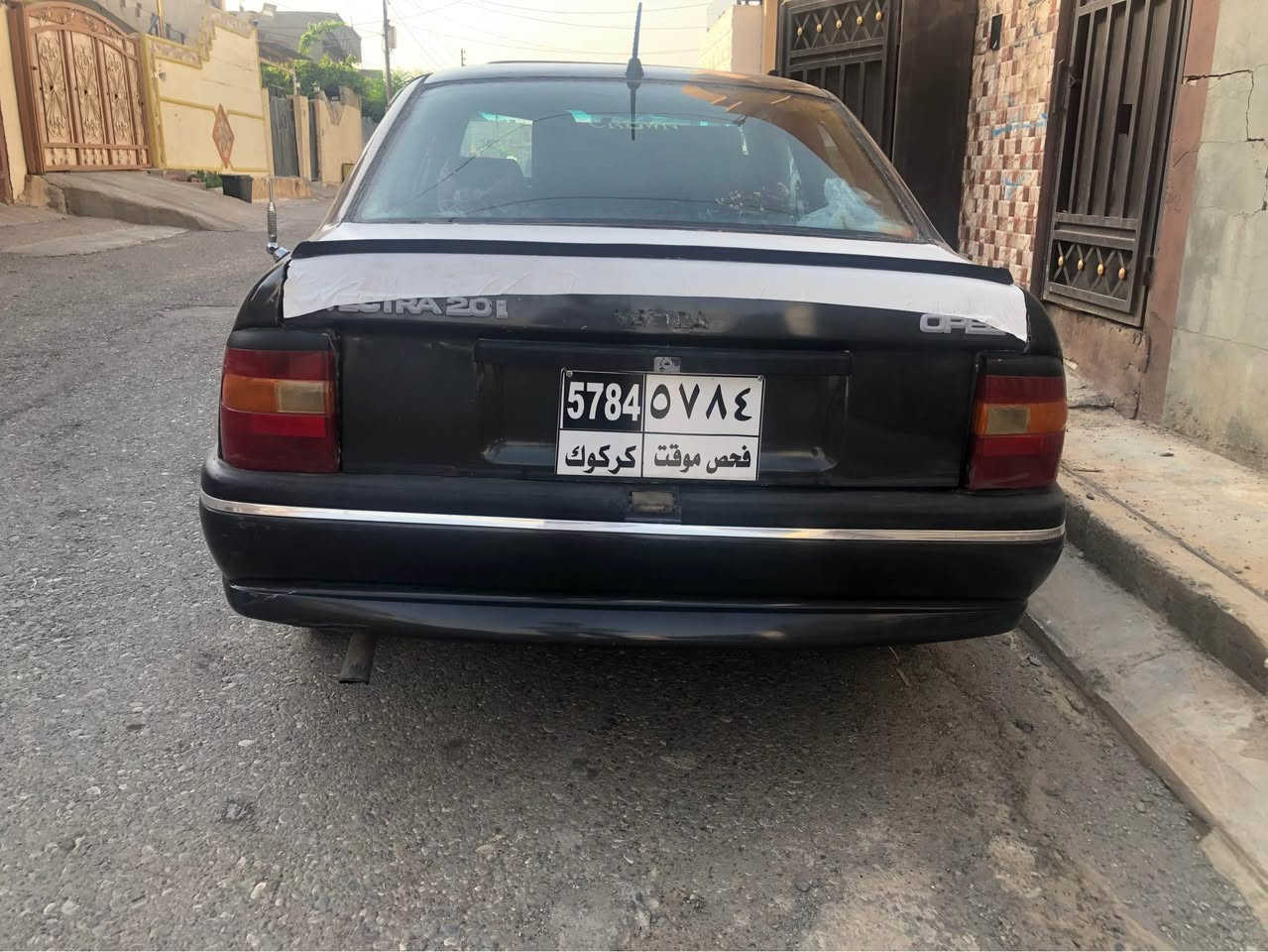 بەناوی خوای گەورەو میهرەبان. 
ئۆپڵ مۆدێل 1990 سەنەوی بەشەردی ئەوەلیات. مەکینە بیست گێرو مەکینەی بەشەرد .تەقەو رەقەی  نیە کارەبای هەموگیانی ئیشەکات   گێچ بانزین حەماوە فڵچە ئاو فڵچە  گلۆپ برێک سەکن. لایت پێش. تەنجیل گەرمی. تەنانەت گلۆپسەقف و بان رەقەمەکەشی ئیش ئیشەکات. شوێن چەمچەمال. 15 کەمئ مەعمەلە السليمانية, العراق


**إذا كنت صاحب هذا الإعلان وتريد حذفه لأي سبب، رجاءا أرسل رسالة إلى الدعم الفني**