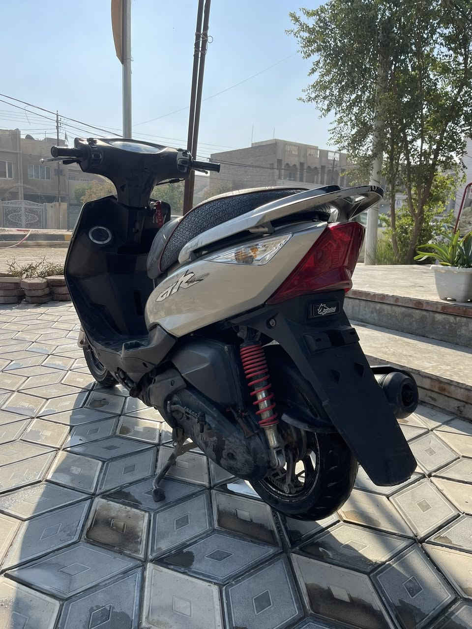 ماكس ثعلب للبيع دراجه مال رنبه !!

الدراجه مكفوله ومابيه كل نقص 

مكينته نظيفه واطيك بيه ضمان لاتبخر 

ولاتنضح وكله وكاله ومداريه دهن امزويل 

بانزين محسن كابريتره خير من الله 

بيه كلجات ووياله 12 مال ثعلب 

وصدر وفج وفلنجه وكشن رياضي 

الدراجه اجتي من الخارج هيج 

مكاني بغداد حي العدل 

***********
