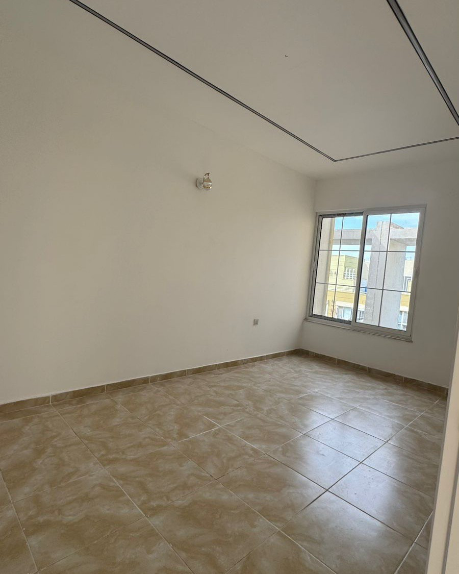 #منازل و #شقق للبيع بنظام #الأقساط 
(( لمدة 25 شهر واستلام مباشر ))
علما أنه يوجد بيت طابق وطابقين وشقق 

الموقع أربيل مجمع #لانه_ستي
مساحة (200م) طابقين
يتكون من 4 غرف نوم و استقبال و صالة و مطبخ و صحيات حديقة وكراج 

للمزيد من المعلومات يرجى الإتصال على الأرقام التالية 
***********

***********
