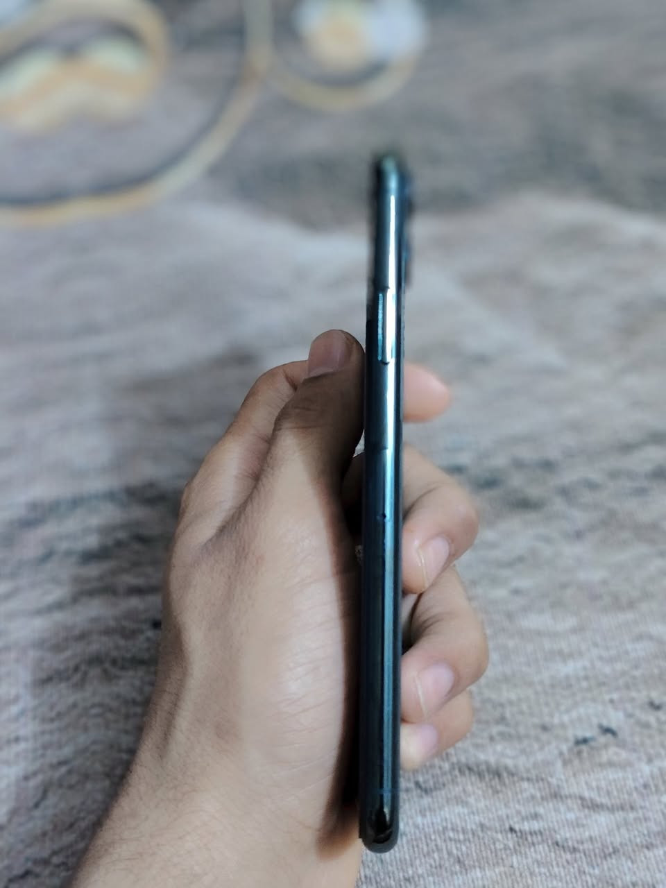 ايفون11برو ماكس شرق اوسط جهاز نضيف شخط مابي مكفول من كلشي وتر مامفتوح بطاريته82 مامعلايه وياه كارتون وكيبل شحن نضافته99 بل ميه السعر400 وبي مجال رقم موبايل ***********
